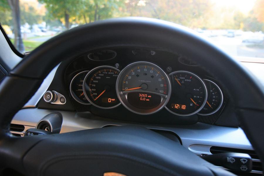 Porsche Carrera GT 2004 года  (фото 64 из 77)